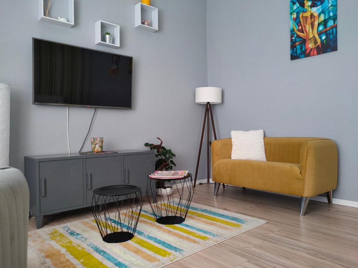 Pe-Ki Apartman Petfurdo Leilighet Várpalota Eksteriør bilde